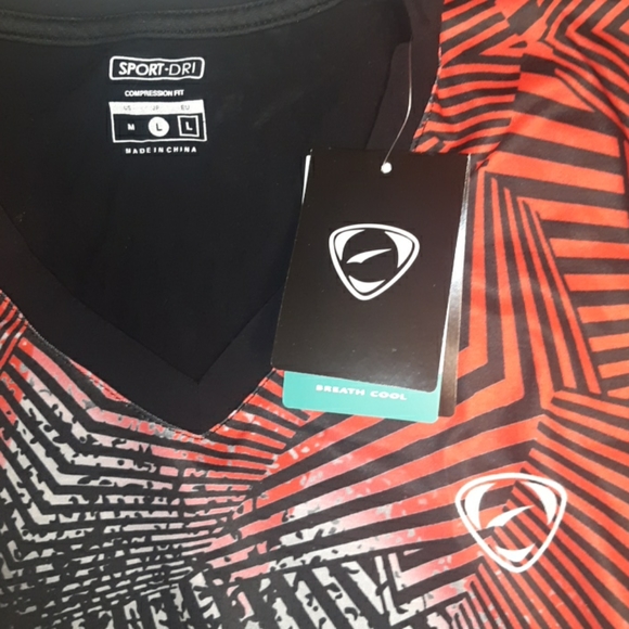 NWT Women's Set 3 Printed Athletic v-neck Tees - Picture 9 of 16